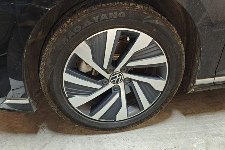Used Volkswagen Magotan GTE Plug-in Hybrid 2020 GTE Luxury Model Left Front Wheel Hub