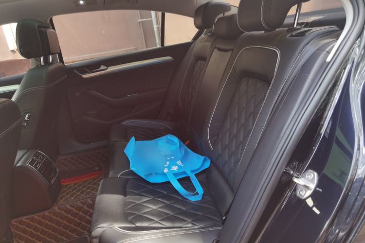 Used Volkswagen Magotan GTE Plug-in Hybrid 2020 GTE Luxury Model Left Rear Seat