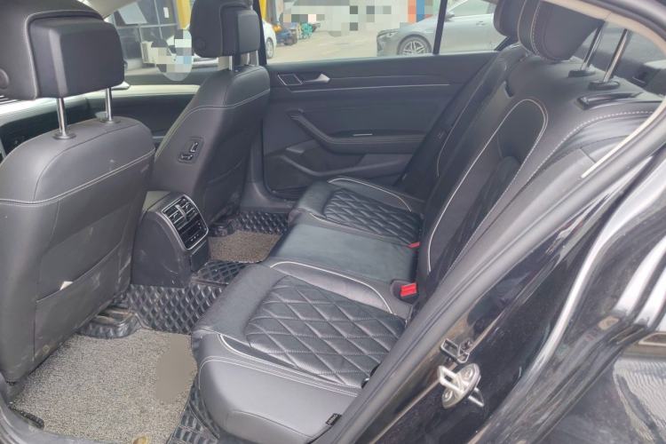 Used Volkswagen Magotan GTE Plug-in Hybrid 2020 GTE Luxury Model Left Rear Seat