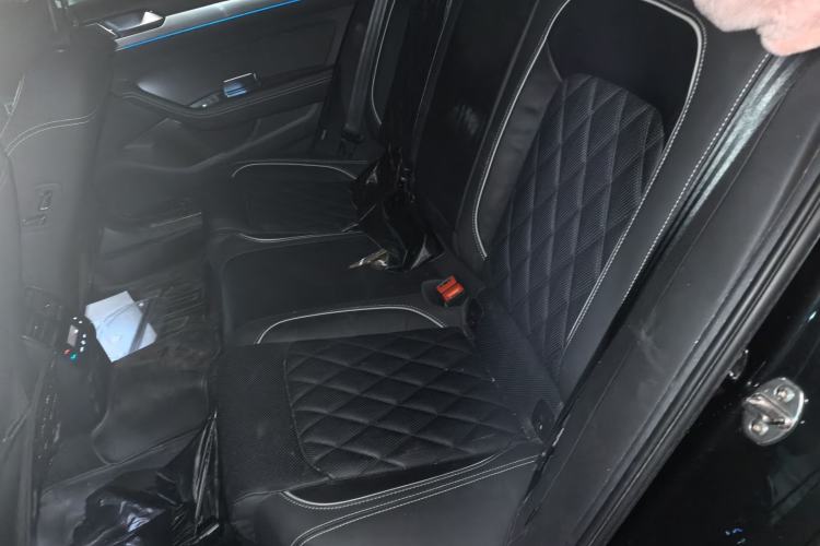 Used Volkswagen Magotan GTE Plug-in Hybrid 2020 GTE Luxury Model Left Rear Seat