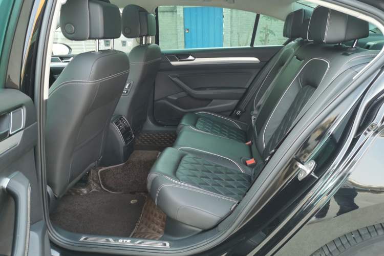 Used Volkswagen Magotan GTE Plug-in Hybrid 2020 GTE Prestige Model Left Rear Seat