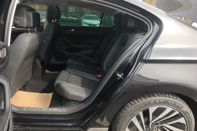 Used Volkswagen Magotan GTE Plug-in Hybrid 2020 GTE Prestige Model Left Rear Seat