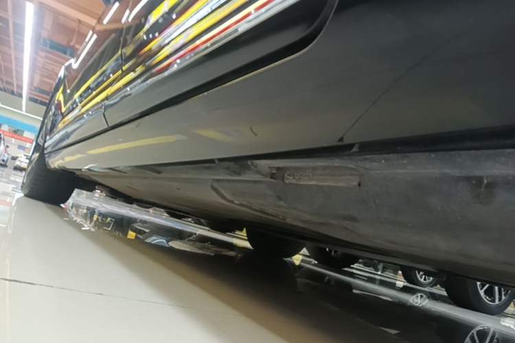 Used Volkswagen Magotan GTE Plug-in Hybrid 2020 GTE Luxury Model Left Side Sill