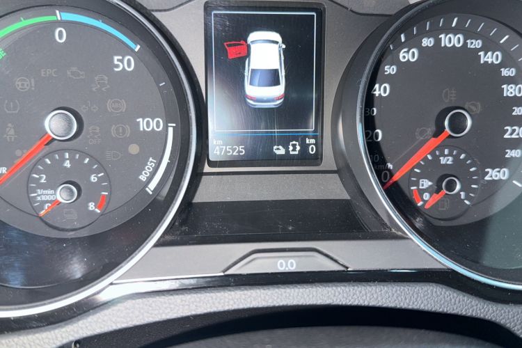 Used Volkswagen Magotan GTE Plug-in Hybrid 2020 GTE Luxury Model Odometer Close Up