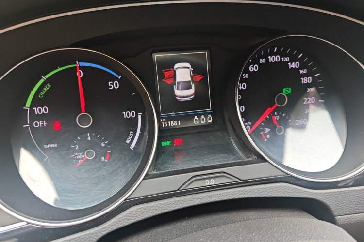 Used Volkswagen Magotan GTE Plug-in Hybrid 2020 GTE Luxury Model Odometer Close Up