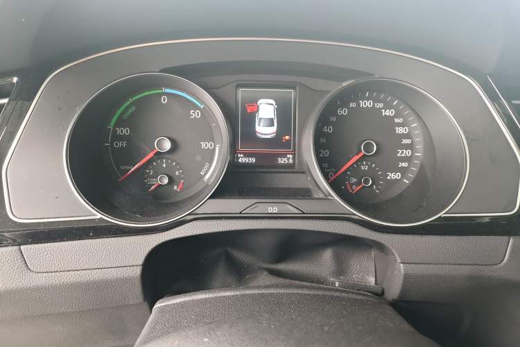 Used Volkswagen Magotan GTE Plug-in Hybrid 2020 GTE Prestige Model Odometer Close Up