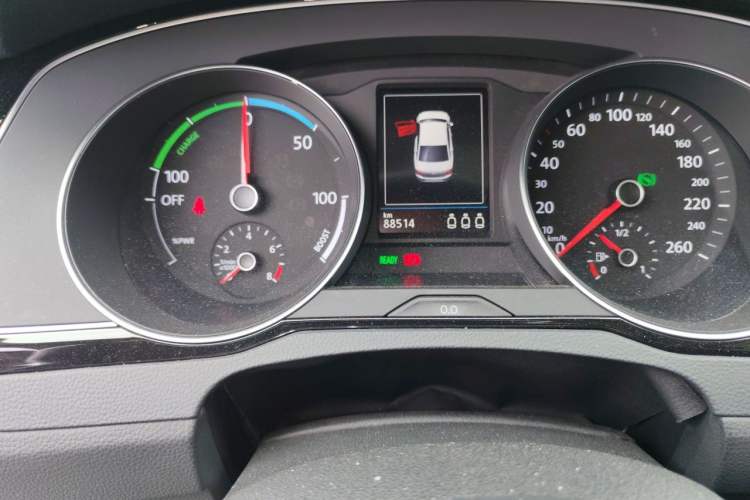 Used Volkswagen Magotan GTE Plug-in Hybrid 2020 GTE Luxury Model Odometer Close Up