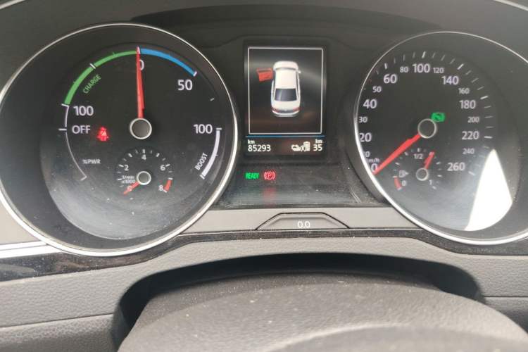 Used Volkswagen Magotan GTE Plug-in Hybrid 2020 GTE Luxury Model Odometer Close Up