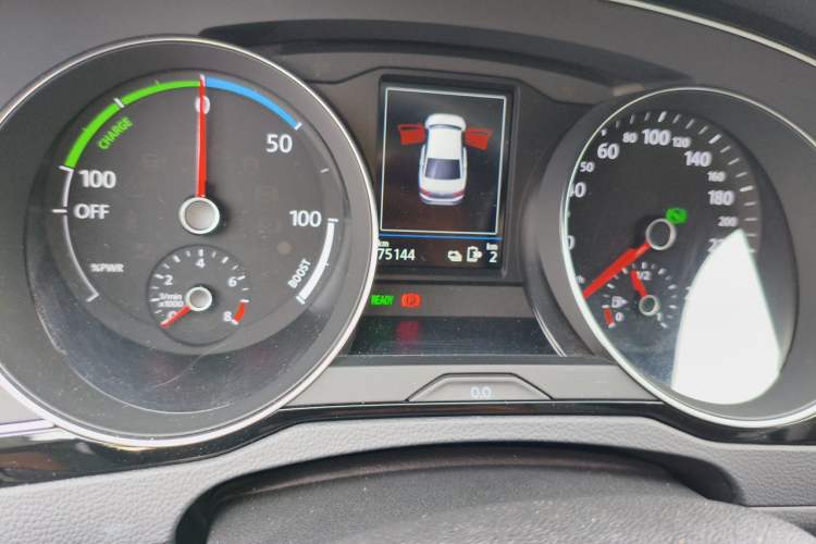 Used Volkswagen Magotan GTE Plug-in Hybrid 2020 GTE Luxury Model Odometer Close Up