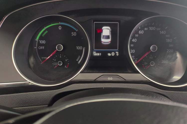 Used Volkswagen Magotan GTE Plug-in Hybrid 2020 GTE Luxury Model Odometer Close Up