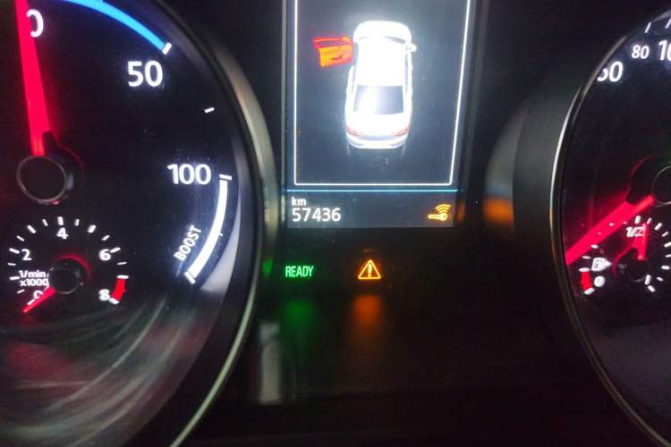 Used Volkswagen Magotan GTE Plug-in Hybrid 2020 GTE Luxury Model Odometer Close Up