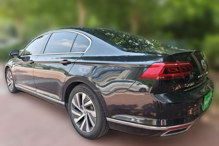 Used Volkswagen Magotan GTE Plug-in Hybrid 2020 GTE Luxury Model Rear Left 45 Deg