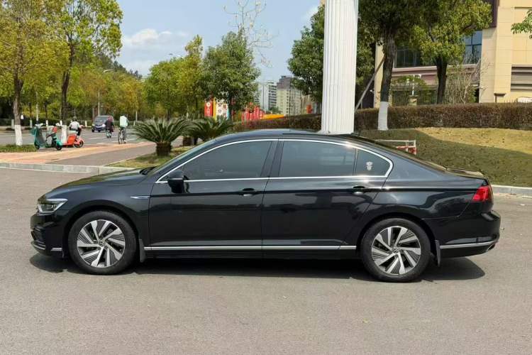 Used Volkswagen Magotan GTE Plug-in Hybrid 2020 GTE Prestige Model Rear Left 45 Deg