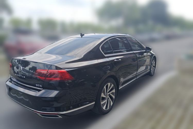 Used Volkswagen Magotan GTE Plug-in Hybrid 2020 GTE Luxury Model Rear Right 45 Deg