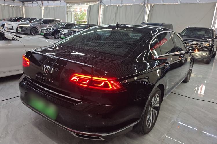 Used Volkswagen Magotan GTE Plug-in Hybrid 2020 GTE Luxury Model Rear Right 45 Deg