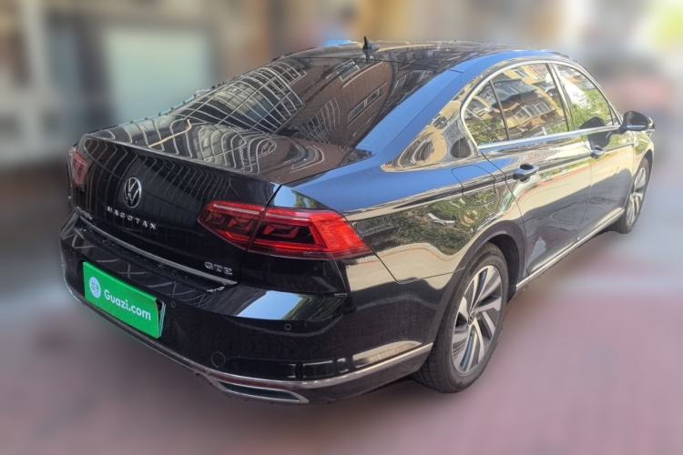 Used Volkswagen Magotan GTE Plug-in Hybrid 2020 GTE Luxury Model Rear Right 45 Deg