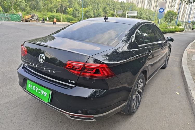 Used Volkswagen Magotan GTE Plug-in Hybrid 2020 GTE Luxury Model Rear Right 45 Deg