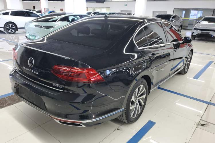Used Volkswagen Magotan GTE Plug-in Hybrid 2020 GTE Luxury Model Rear Right 45 Deg