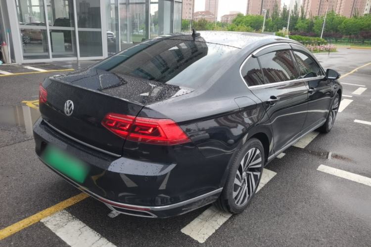 Used Volkswagen Magotan GTE Plug-in Hybrid 2020 GTE Prestige Model Rear Right 45 Deg