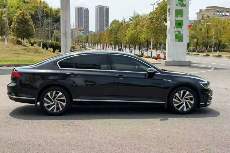 Used Volkswagen Magotan GTE Plug-in Hybrid 2020 GTE Prestige Model Rear Right 45 Deg