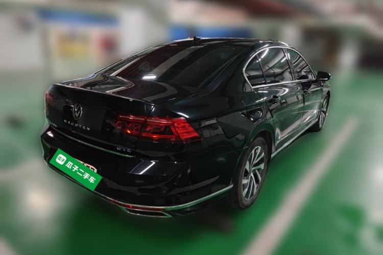 Used Volkswagen Magotan GTE Plug-in Hybrid 2020 GTE Luxury Model Rear Right 45 Deg