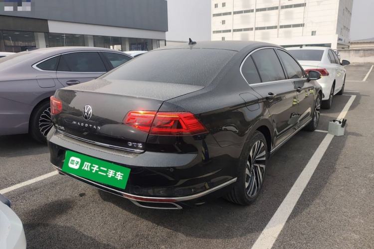 Used Volkswagen Magotan GTE Plug-in Hybrid 2020 GTE Prestige Model Rear Right 45 Deg