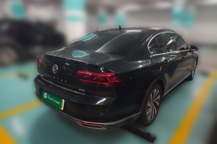 Used Volkswagen Magotan GTE Plug-in Hybrid 2020 GTE Luxury Model Rear Right 45 Deg
