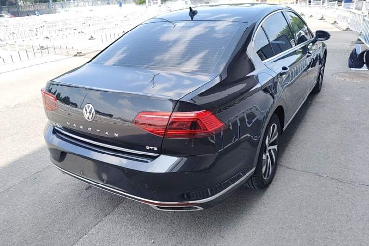 Used Volkswagen Magotan GTE Plug-in Hybrid 2020 GTE Luxury Model Rear Right 45 Deg