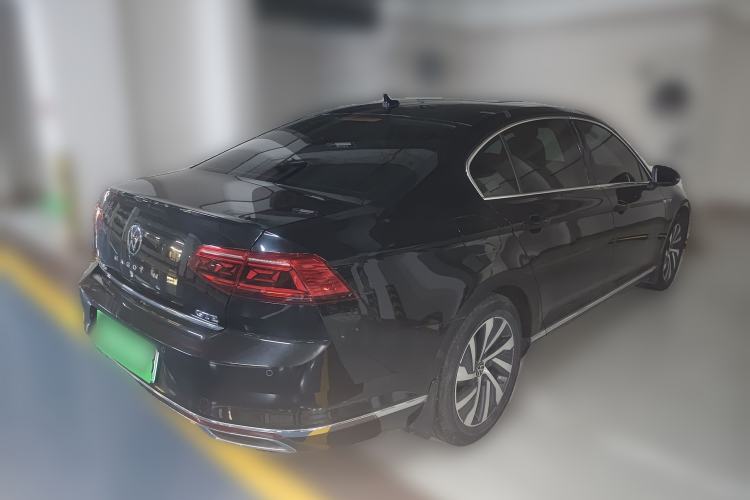 Used Volkswagen Magotan GTE Plug-in Hybrid 2020 GTE Luxury Model Rear Right 45 Deg