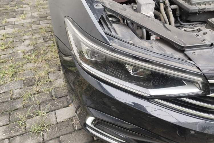 Used Volkswagen Magotan GTE Plug-in Hybrid 2020 GTE Luxury Model Right Front Headlight