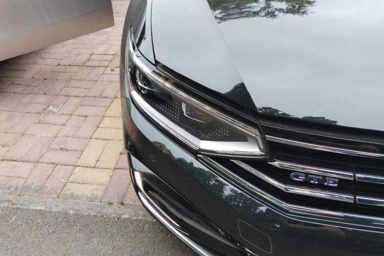 Used Volkswagen Magotan GTE Plug-in Hybrid 2020 GTE Luxury Model Right Front Headlight