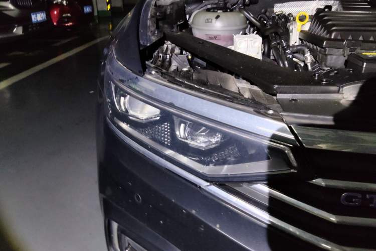 Used Volkswagen Magotan GTE Plug-in Hybrid 2020 GTE Prestige Model Right Front Headlight