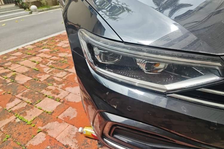 Used Volkswagen Magotan GTE Plug-in Hybrid 2020 GTE Luxury Model Right Front Headlight