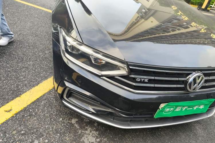 Used Volkswagen Magotan GTE Plug-in Hybrid 2020 GTE Luxury Model Right Front Headlight
