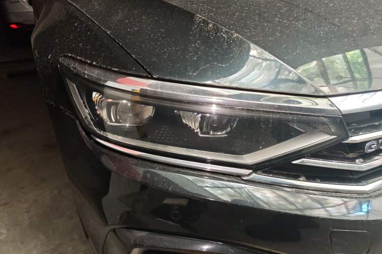Used Volkswagen Magotan GTE Plug-in Hybrid 2020 GTE Prestige Model Right Front Headlight