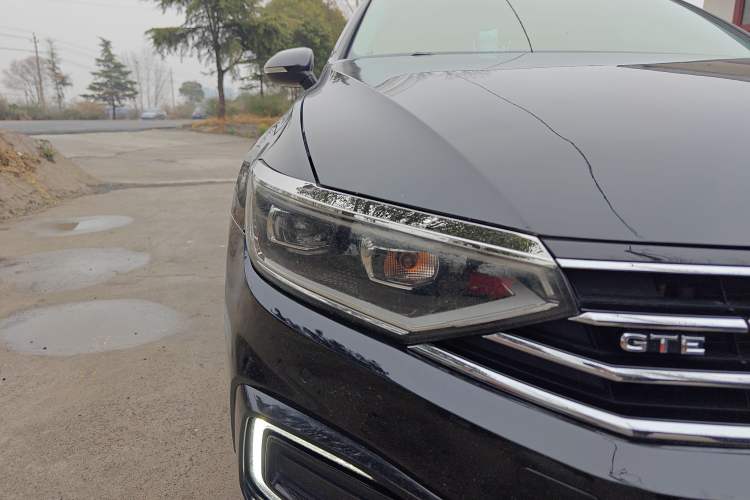 Used Volkswagen Magotan GTE Plug-in Hybrid 2020 GTE Luxury Model Right Front Headlight