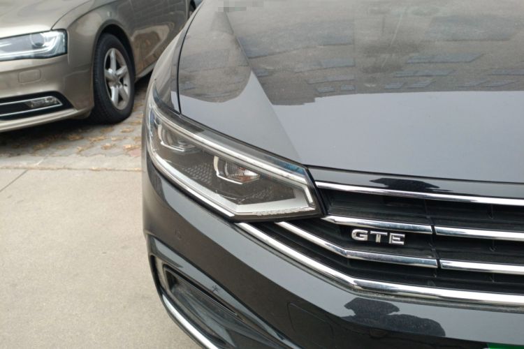 Used Volkswagen Magotan GTE Plug-in Hybrid 2020 GTE Luxury Model Right Front Headlight