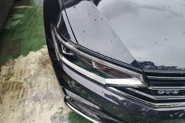 Used Volkswagen Magotan GTE Plug-in Hybrid 2020 GTE Luxury Model Right Front Headlight