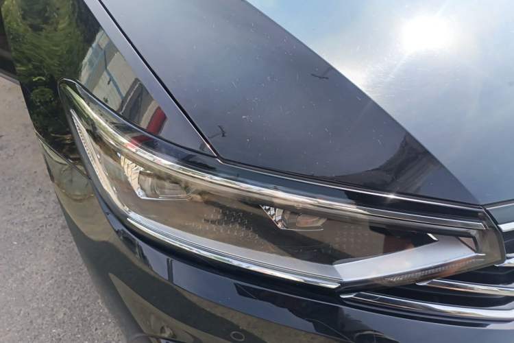 Used Volkswagen Magotan GTE Plug-in Hybrid 2020 GTE Luxury Model Right Front Headlight