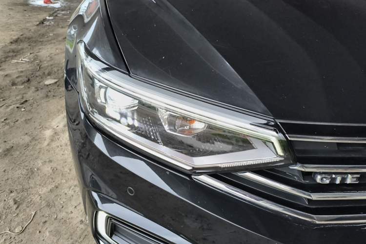 Used Volkswagen Magotan GTE Plug-in Hybrid 2020 GTE Luxury Model Right Front Headlight