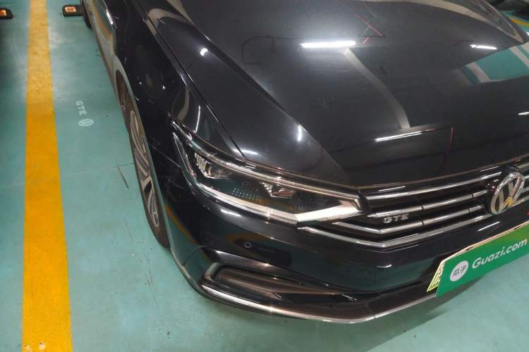 Used Volkswagen Magotan GTE Plug-in Hybrid 2020 GTE Luxury Model Right Front Headlight