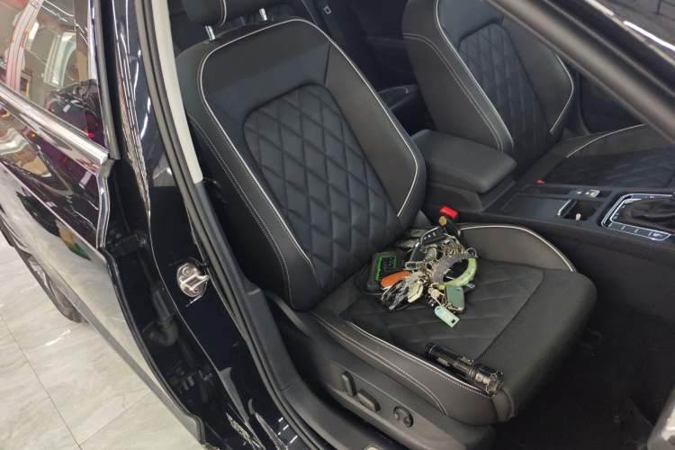 Used Volkswagen Magotan GTE Plug-in Hybrid 2020 GTE Luxury Model Right Front Seat