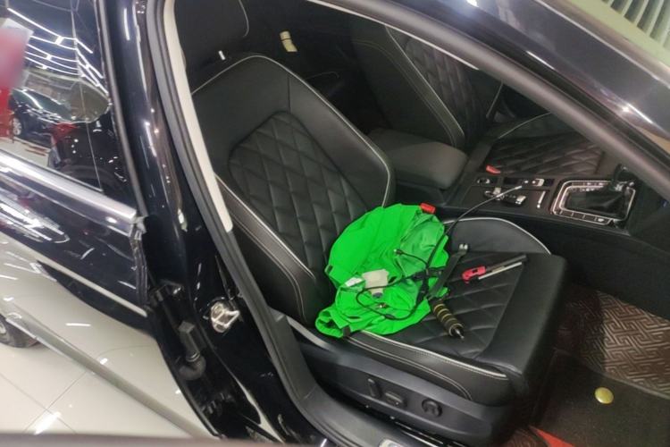 Used Volkswagen Magotan GTE Plug-in Hybrid 2020 GTE Luxury Model Right Front Seat
