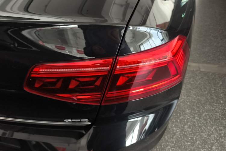 Used Volkswagen Magotan GTE Plug-in Hybrid 2020 GTE Luxury Model Right Rear Taillight