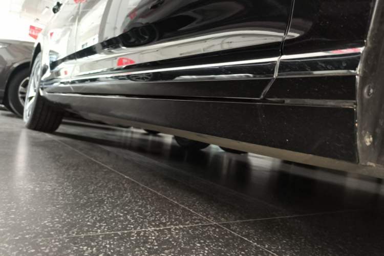 Used Volkswagen Magotan GTE Plug-in Hybrid 2020 GTE Luxury Model Right Side Sill