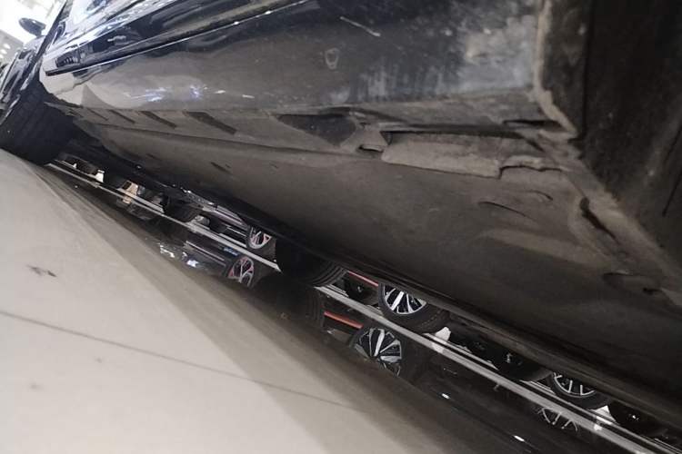 Used Volkswagen Magotan GTE Plug-in Hybrid 2020 GTE Luxury Model Right Side Sill
