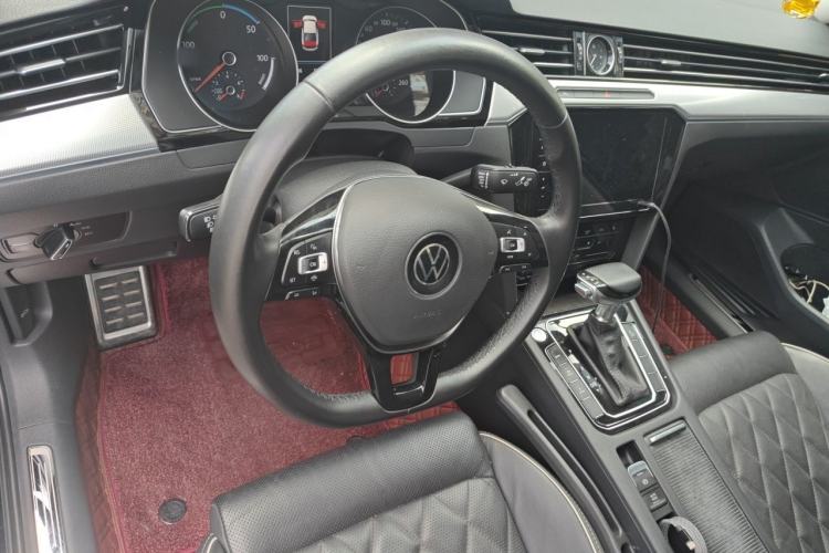 Used Volkswagen Magotan GTE Plug-in Hybrid 2020 GTE Luxury Model Steering Wheel