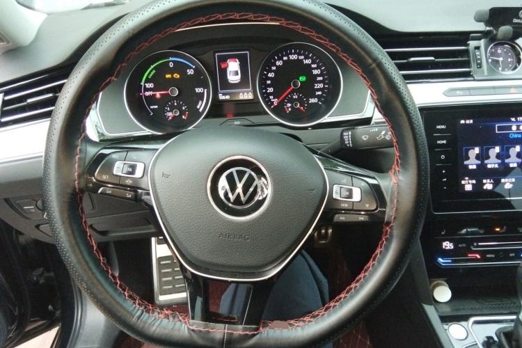 Used Volkswagen Magotan GTE Plug-in Hybrid 2020 GTE Luxury Model Steering Wheel