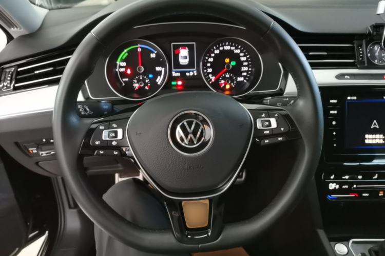 Used Volkswagen Magotan GTE Plug-in Hybrid 2020 GTE Luxury Model Steering Wheel