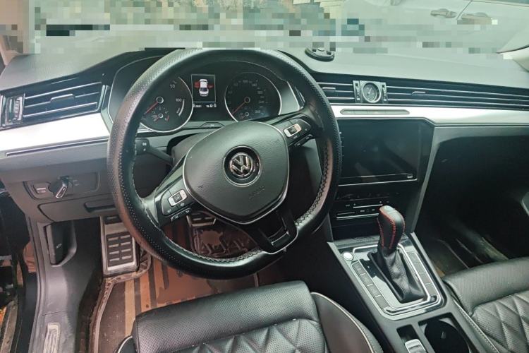 Used Volkswagen Magotan GTE Plug-in Hybrid 2020 GTE Luxury Model Steering Wheel